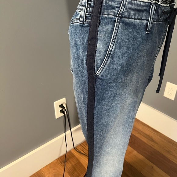 NWT Torrid pull on draw string jeans with strip - Picture 2 of 5